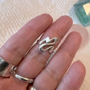 Firm Charles Winston CW 1970’s Classic Designer Sterling Silver Ring